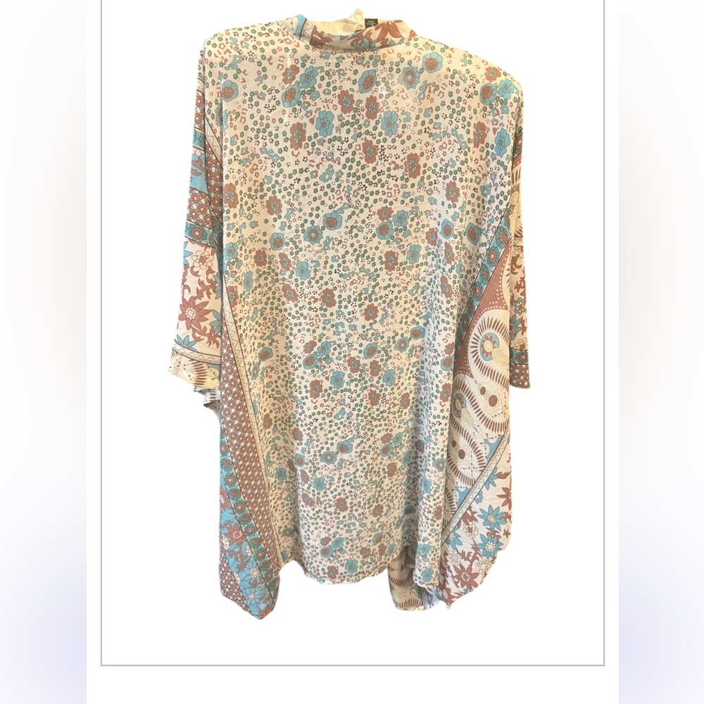 Beautiful Blue and cream Kimono XL​ - Picture 4 of 6